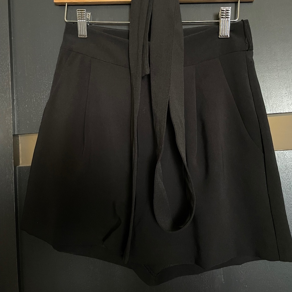 XS Kendall & Kylie High Rise Pleated Shorts
